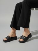 Black color option, Currently selected