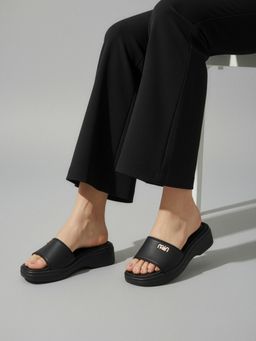 CHINRAAG - Women’s Black Embellished Sandals