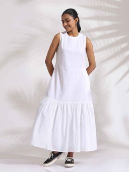 trueBrowns - White Cotton Schiffli Tier Dress