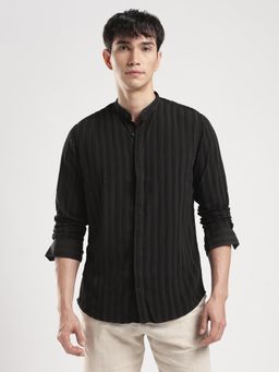 MR BUTTON - Men Slim Fit Textured Mandarin Collar Casual Shirt