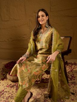 Vaamsi - Women Green Silk Straight Kurta With Pant & Dupatta