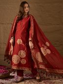 Red color option, Sold out, Currently selected