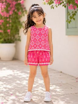 The Magic Wand - Cotton Woven Sleeveless Floral Printed Laced Top And Shorts - Peach