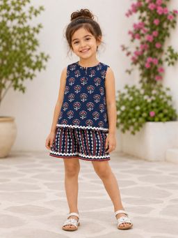 The Magic Wand - Cotton Woven Sleeveless Floral Printed Laced Top And Shorts - Indigo