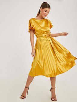 Styli - Yellow Short Sleeves Pleated Midi Dress With Self Tie-belt (Set of 2)