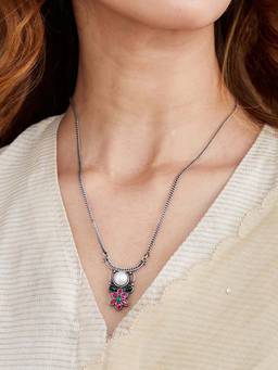 Fabindia - White Pendant Necklace