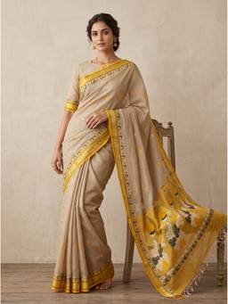 SAANTHA - Women Beige Silk Blend Handloom Saree
