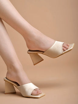 Shoetopia - Stylish Solid Black Triangle Block Heels