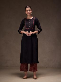 Jaipuri Banno - Black Solid Kurta Embellished with Embroidery Pant