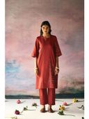 Red color option, Sold out, Currently selected