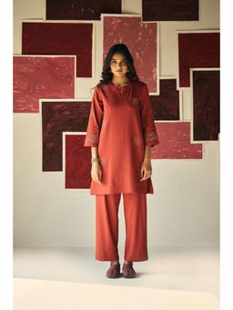 Prakriti Jaipur - Maroon Dahlia Embroidery Kurta with Pant (Set of 2)