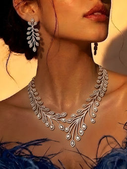 Auraa Trends - Elegant Leaf Design Diamond Necklace With Earrings