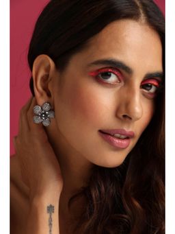 SWABHIMANN - Cream Poppy Champagne Zirconia Stud Earrings