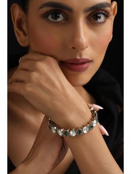 SWABHIMANN - Green Kashvi Emerald And Polki Kada