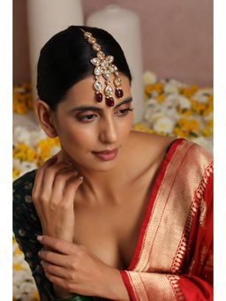 SWABHIMANN - Red Maysha Gold Plated Kundan Maang Tikka