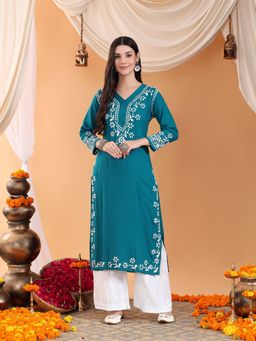Poshak Chikan Studio - Green Women Hand Embroidered Chikankari Rayon V Neck Kurta