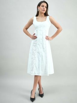 Powersutra - Elegant White Sleeveless Patchwork Panel In Cotton Schiffli