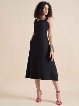 Powersutra - Classic square-neck sleeveless fit & flare midi dress In Stretch Fabric