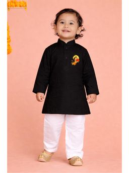JBN Creation - Boy's Black Cotton Humuman Sun Print Kurta Pyjama