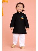 Black color option, Currently selected