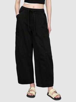 GAP - Women Black Mid-Rise Cargo Jeans