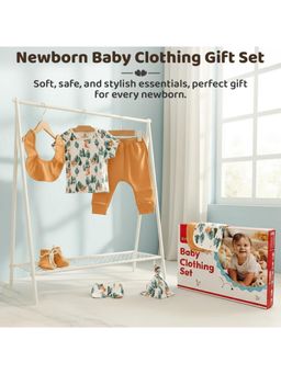 StarAndDaisy - Newborn Baby Gift Set Of 8-Orange