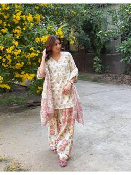 Gahan - Womens Off White Viscose Rayon Straight Kurta with Salwar & Dupatta