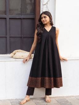 Gahan - Womens Black Rayon Blend Printed A-Line Anarkali Kurta with Pant