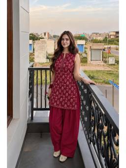Gahan - Womens Maroon Viscose Blend Printed Kurta with Salwar