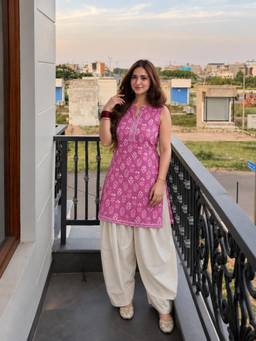 Gahan - Womens Pink Viscose Blend Printed Kurta with Salwar