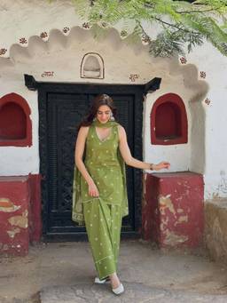 Gahan - Womens Green Cotton Blend Printed Straight Short Kurta with Farshi Salwar