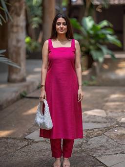 Gahan - Womens Pink Vertikal Solid Straight Kurta with Pant