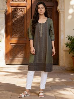 Rangita - Women Green Embroidered Kurta