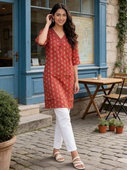 Rangita - Women Red Printed Kurta