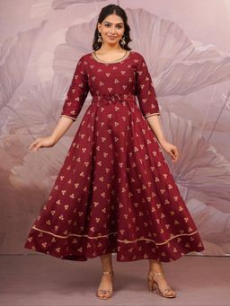 ARAMYA - Chanderi Anarkali Gold Foil Print Kurta with Belt - Maroon