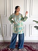 Green color option, Sold out, Currently selected