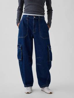 GAP - Women's Relaxed Fit Mid Wash Cargo Jeans