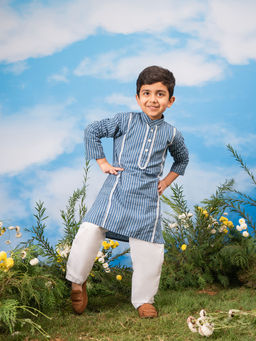 Vastramay - Stripes Regular Fit Kurta and Pyjama (Set of 2)