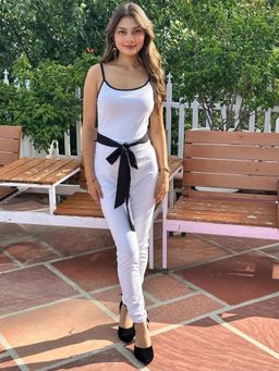 Tandul - Women White Crepe Solid Jumpsuit