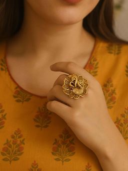 I Jewels - Gold Plated Peacock Pink Ring