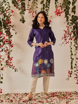 Silk Land - Women's Rayon Blend Straight Floral Printed Kurta