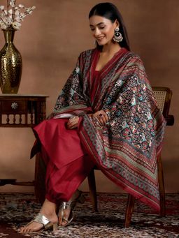 Libas - Maroon Cotton Blend Solid Kurta Sets for Women