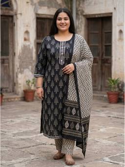 Swasti - Women Plus Size Black Floral Kurta with Pant and Dupatta