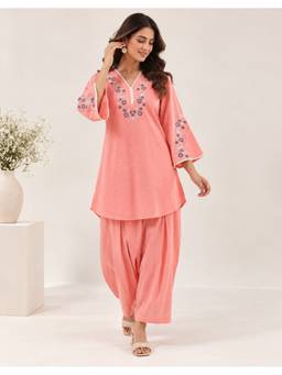 STUDIO MISRI - Pink Floral Embroidered Kurta with Pant
