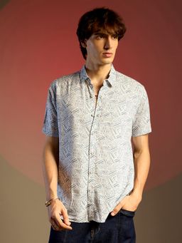 Campus Sutra - Men Off White Prussian Blue Spiral Block Shirt