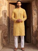 Yellow color option, Currently selected