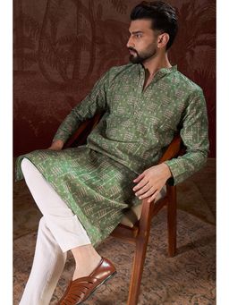 ETHNIC BAY - Men Silk Blend Green Ethnic Kurta with Pyjama