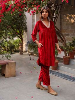 Bud & Tulip - Maroon Jhilmil Maroon Kurta with Pant (Set of 2)