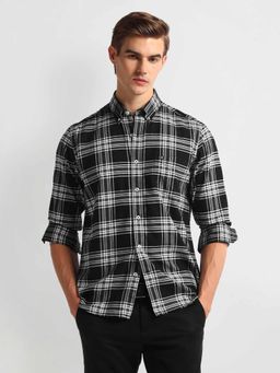 Arrow Sports - Black Slim Fit Button Down Collar Checks Shirt