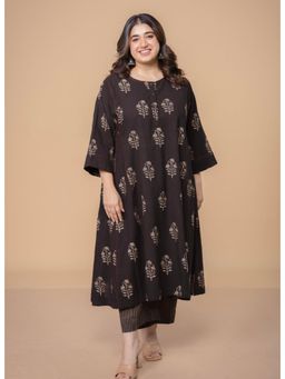 The Indian Ethnic Co. - Disha Brown Dabu Slub Cotton Jhabbha Kali Kurta